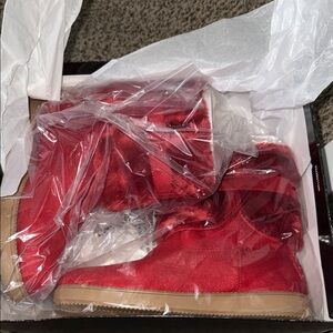 GBG Los Angeles Red Suede 👢